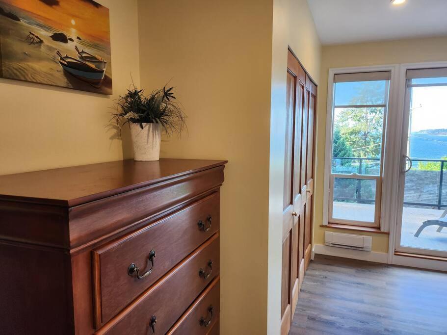 Relaxing 3Bdr 2Bth Home With Gorgeous View Sechelt Bagian luar foto