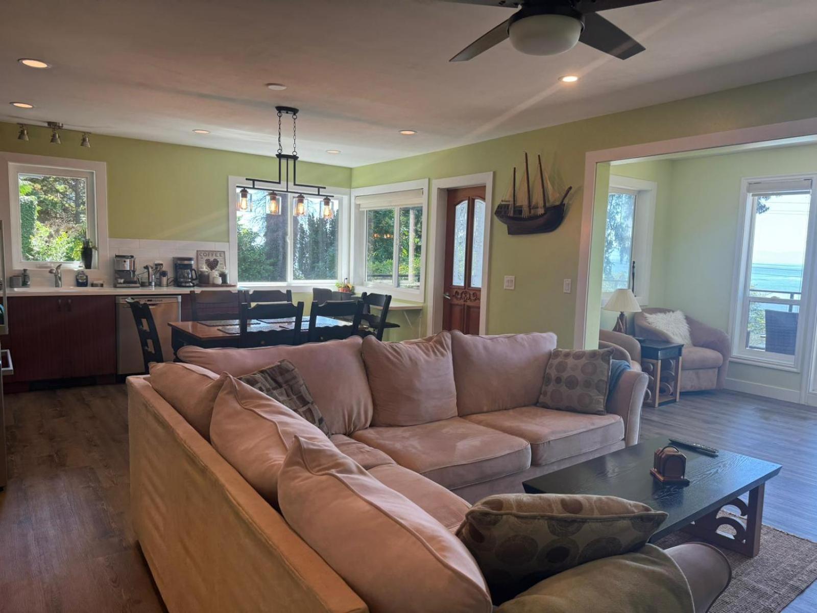 Relaxing 3Bdr 2Bth Home With Gorgeous View Sechelt Bagian luar foto